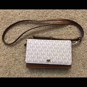 Michael Kors Wallet on chain